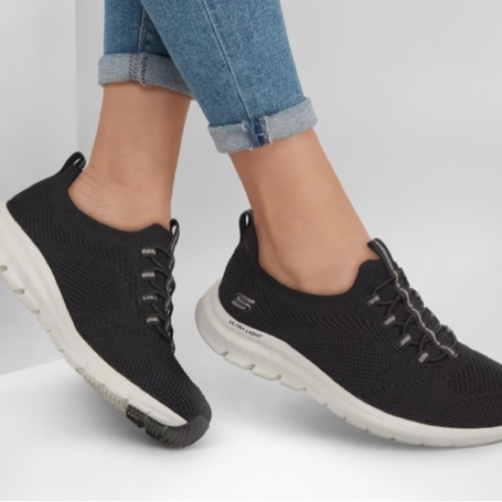 SKETCHERS Black Lightweight Knit Slip-On Sneakers + Orthotic Inserts Size 8